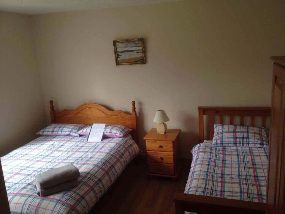 Tara House Bed & Breakfast Ballycastle Exterior photo